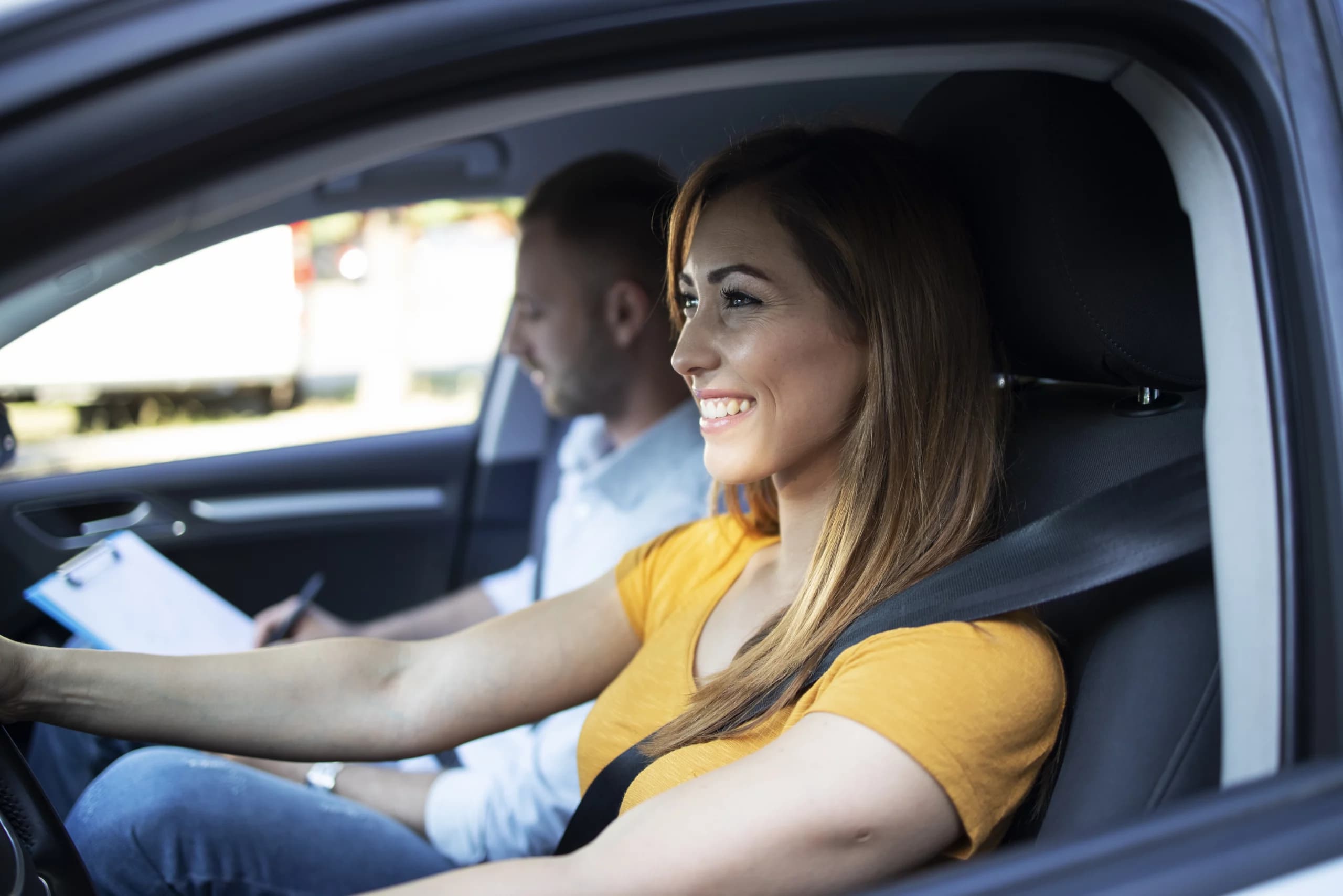 Séance de conduite avec un formateur : un exemple concret de formation en auto-école conforme aux exigences Qualiopi.